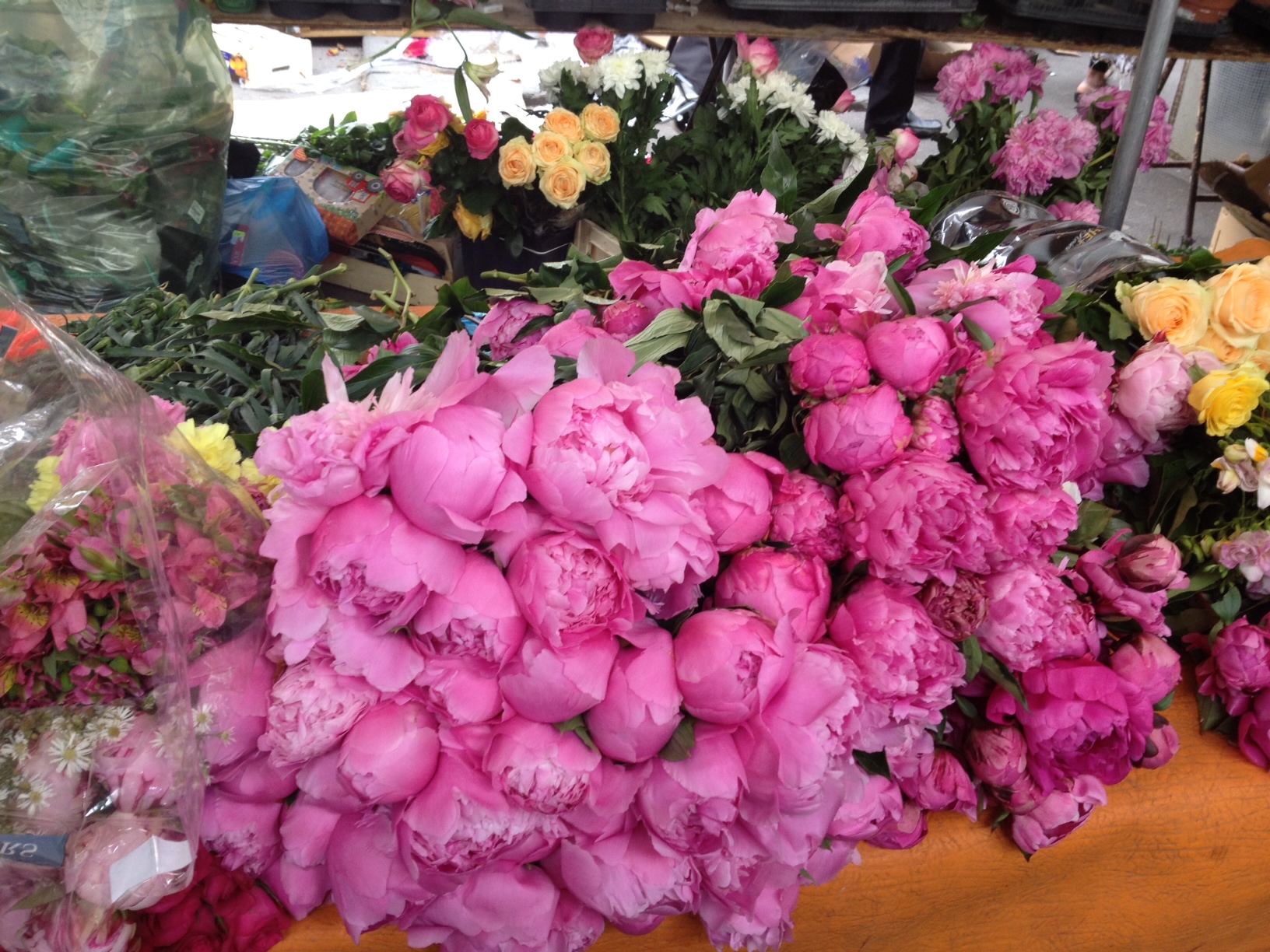 wednesday food market paris