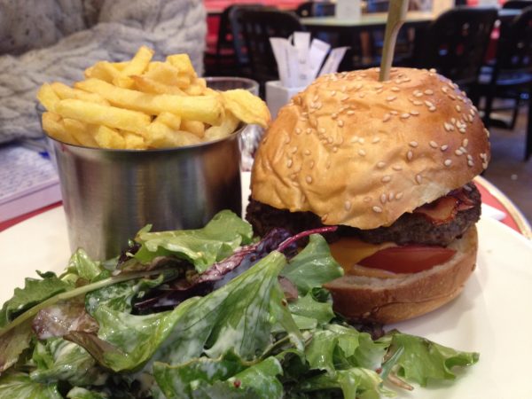 Burger at La Royale Paris