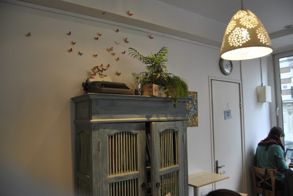 cabinet paris soul kitchen butterflies