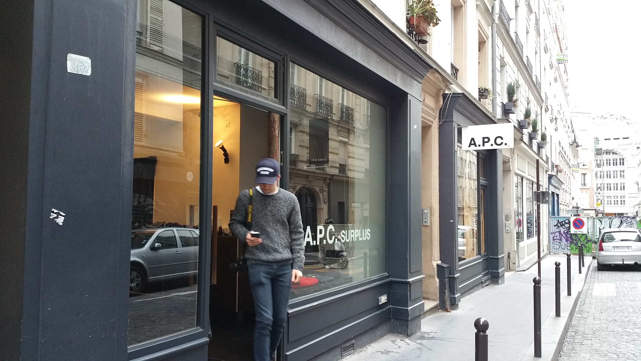 APC Stock store paris