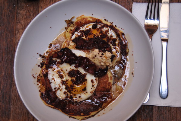 bacon eggs pancakes paris brunch