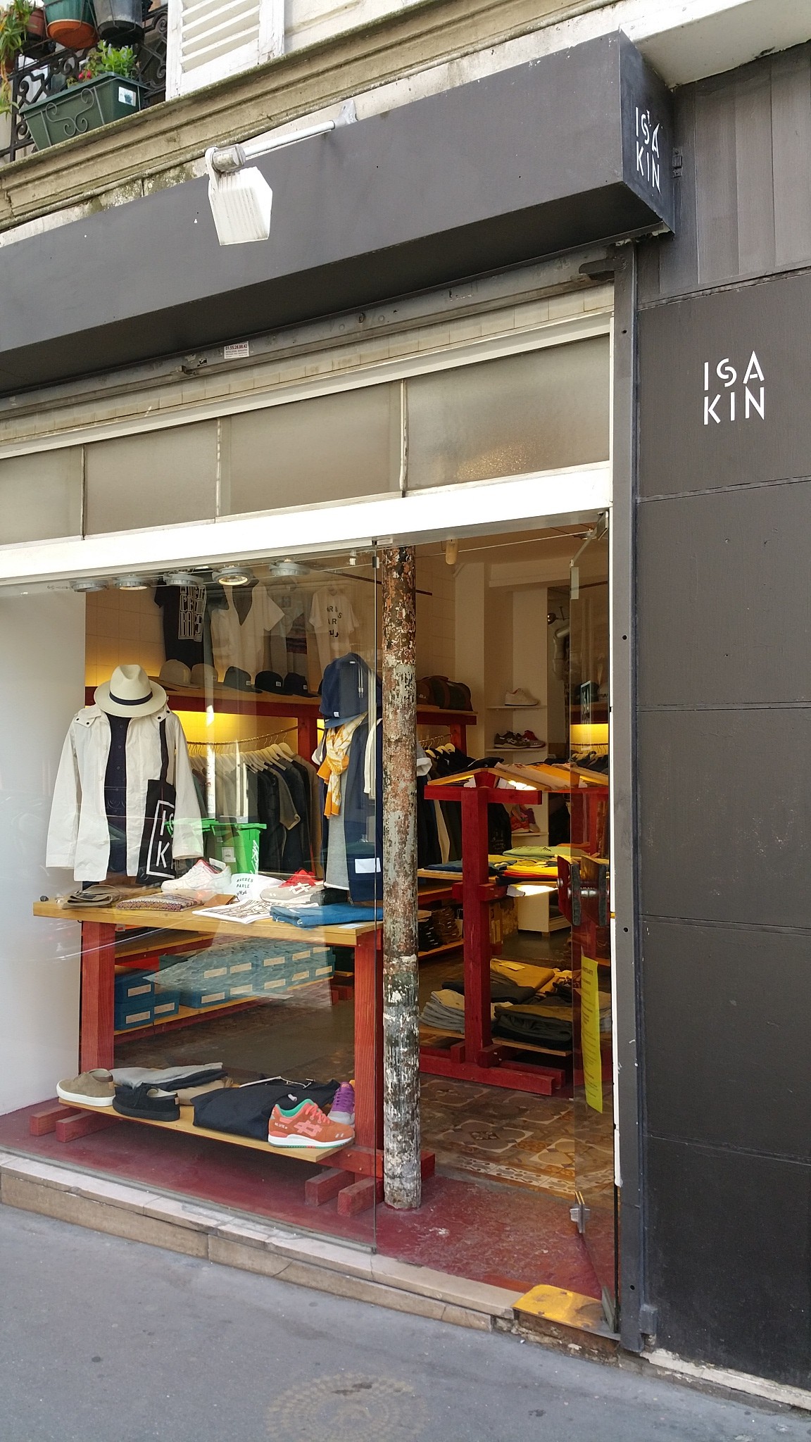 ISAKIN Streetwear paris shop montmartre