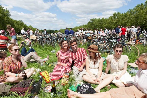 ride beret baguette june to do paris 2015