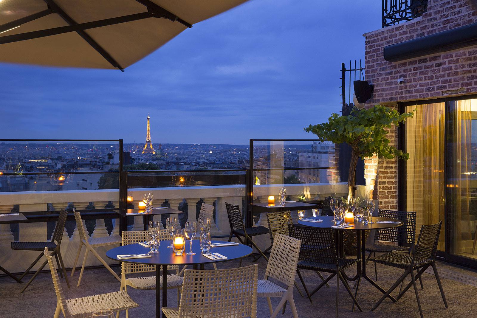 Terrass Hotel Eiffel TOwer view paris