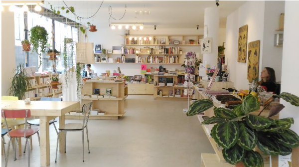 la reguliere coffee bookshop rue myrha paris