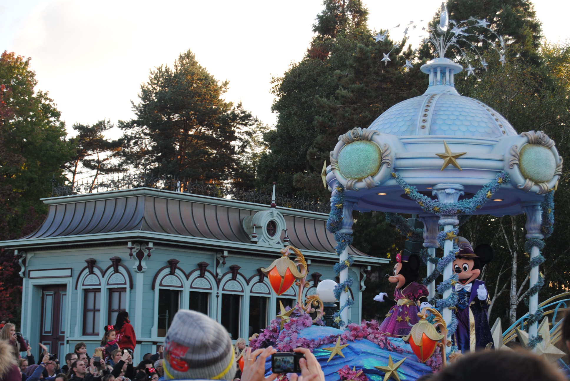 mickey-at-disneyland-paris